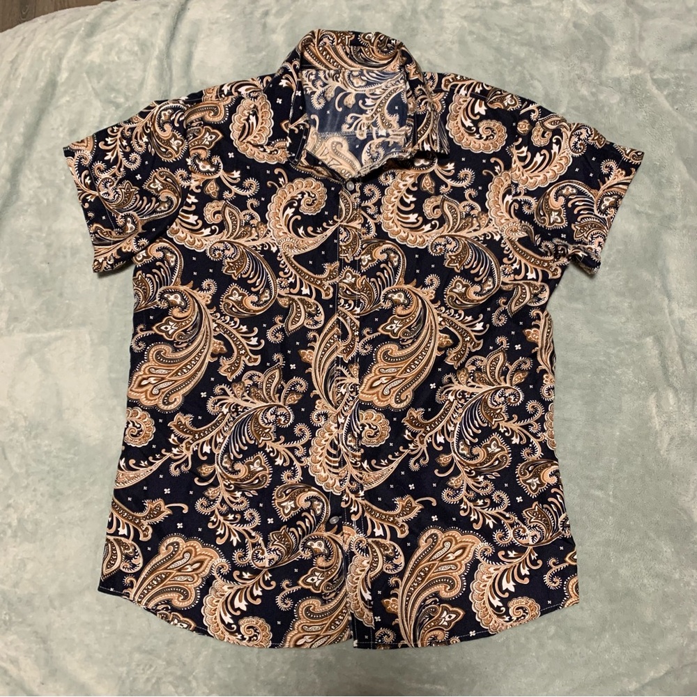 Mens size medium button up
